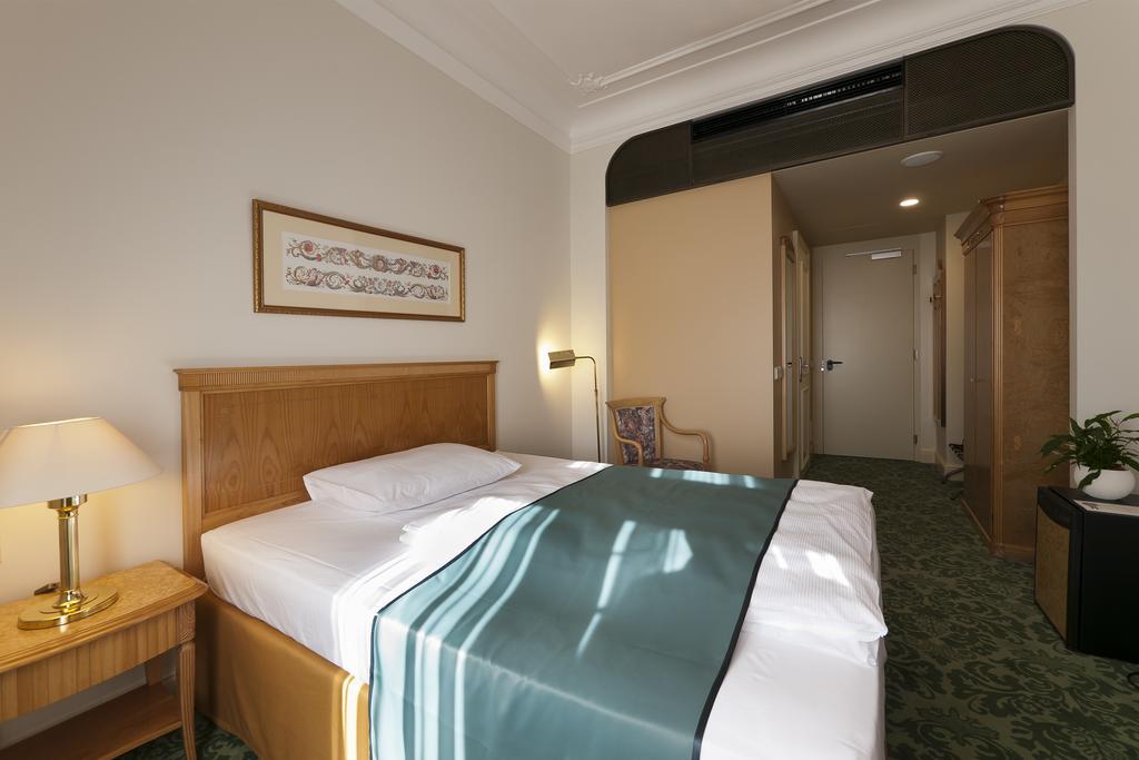 Grandhotel Ambassador Národní Dům Karlovy Vary Camera foto
